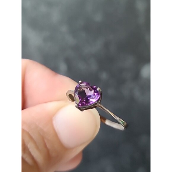 925 Sterling Silver Prong Set Amethyst Heart Shaped Solitaire Ring, SIZE US 8.25 - Picture 2 of 10